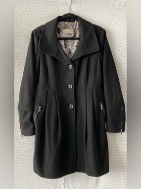 Guess Black Single-Breasted Wool Trench Coat with Zip Pockets